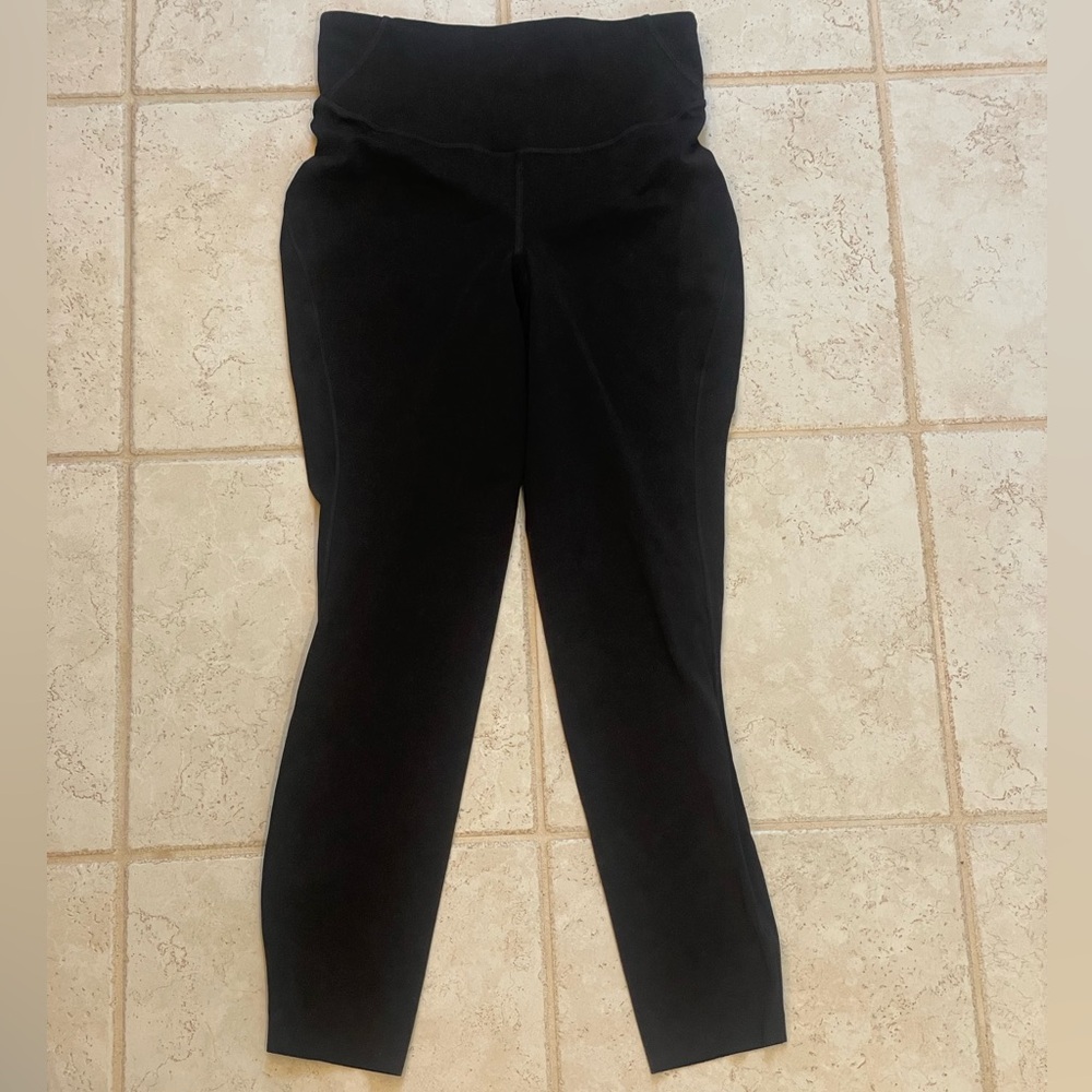 lululemon Base Pace HR Tight 25” in Black, size 6